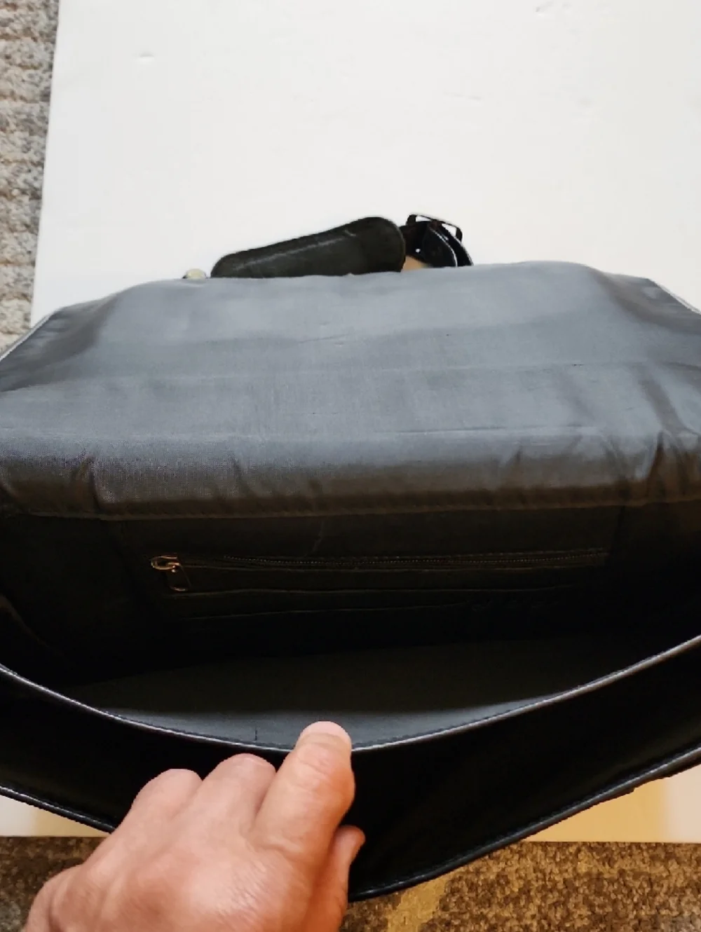 The Unbranded Brand messenger before classic